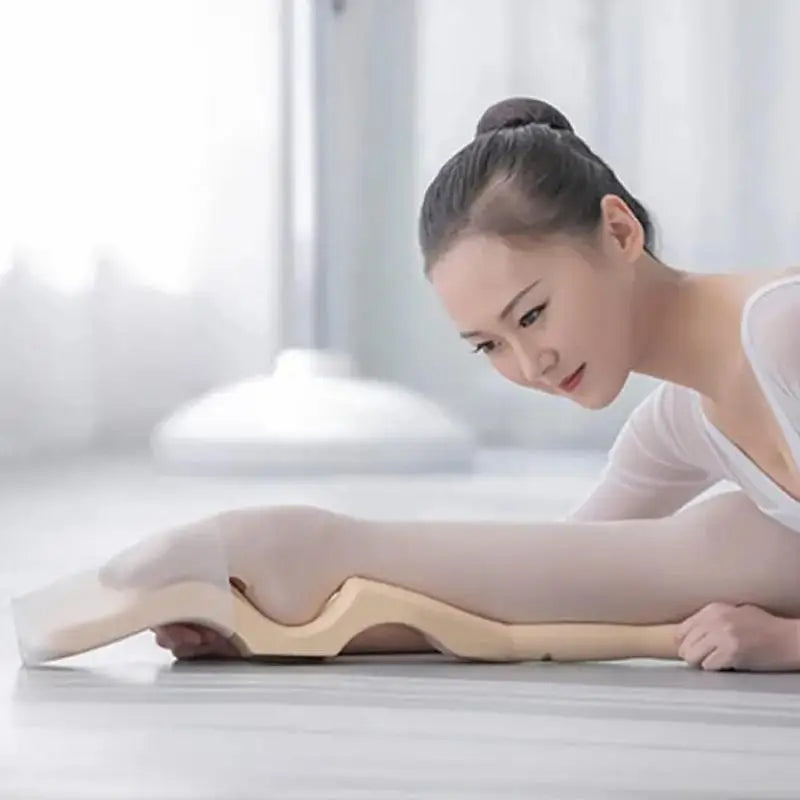 Ballet Foot Stretcher Set Dance Stretching Equipment Pine Dance Feet Arch Enhancer with Elastic Stretch Band 2 Pads Leg Strap Carry Bag for Dancers Gymnastics Yoga Flexibility Workout