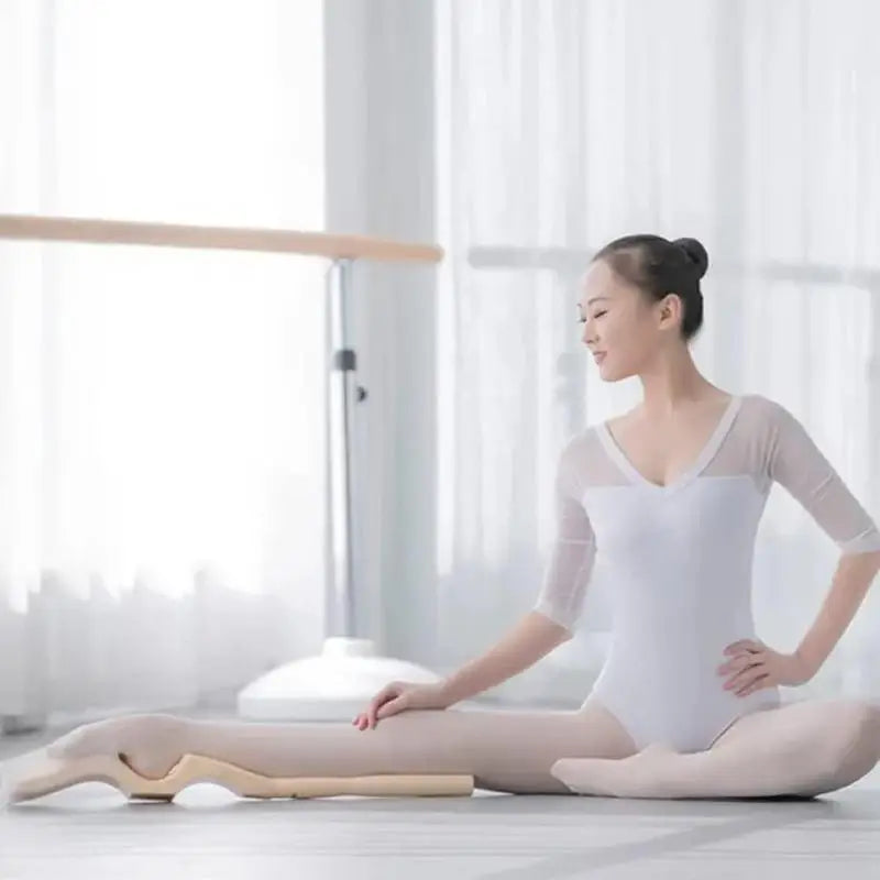 Ballet Foot Stretcher Set Dance Stretching Equipment Pine Dance Feet Arch Enhancer with Elastic Stretch Band 2 Pads Leg Strap Carry Bag for Dancers Gymnastics Yoga Flexibility Workout